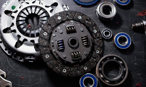 Debriyaj Seti Arızası Sessiz Başlar: Vites Geçişleri Neden Sertleşir?